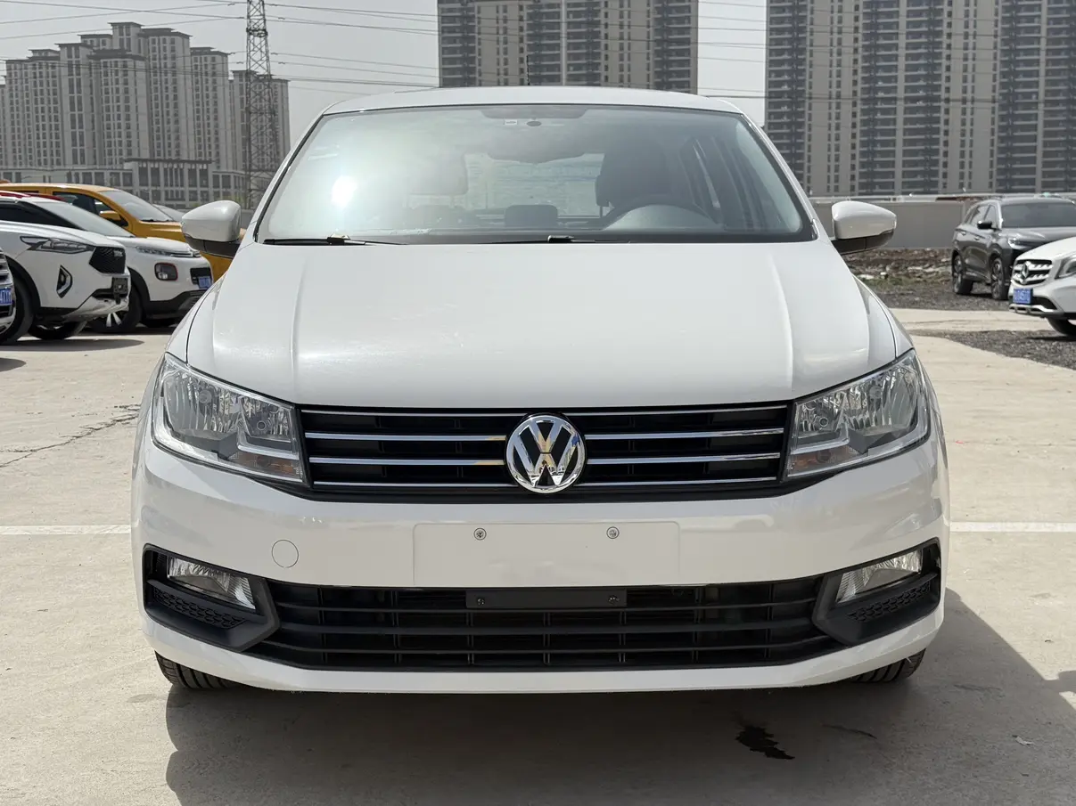 Volkswagen Santana  из Китая