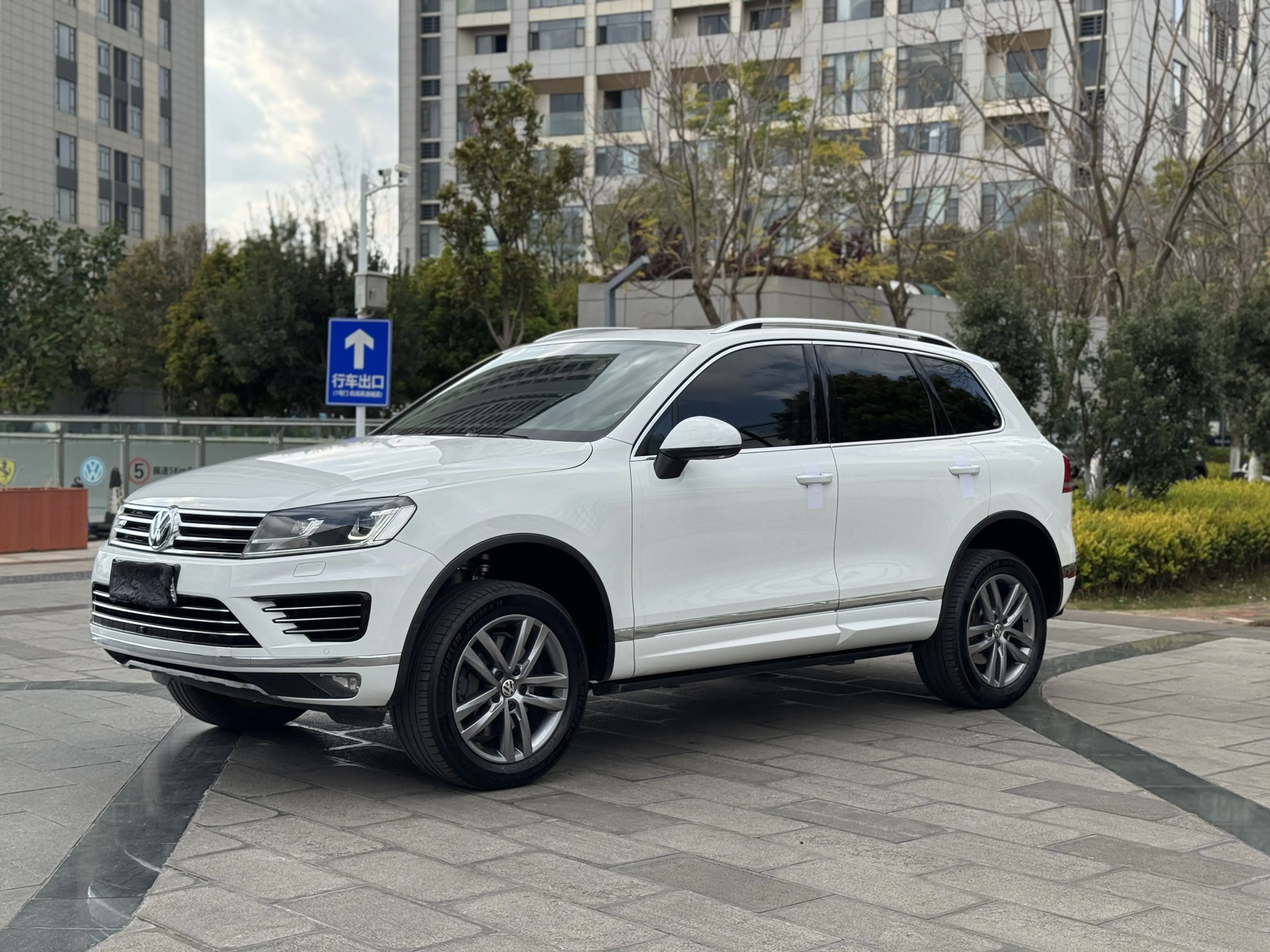 Volkswagen Touareg  из Китая