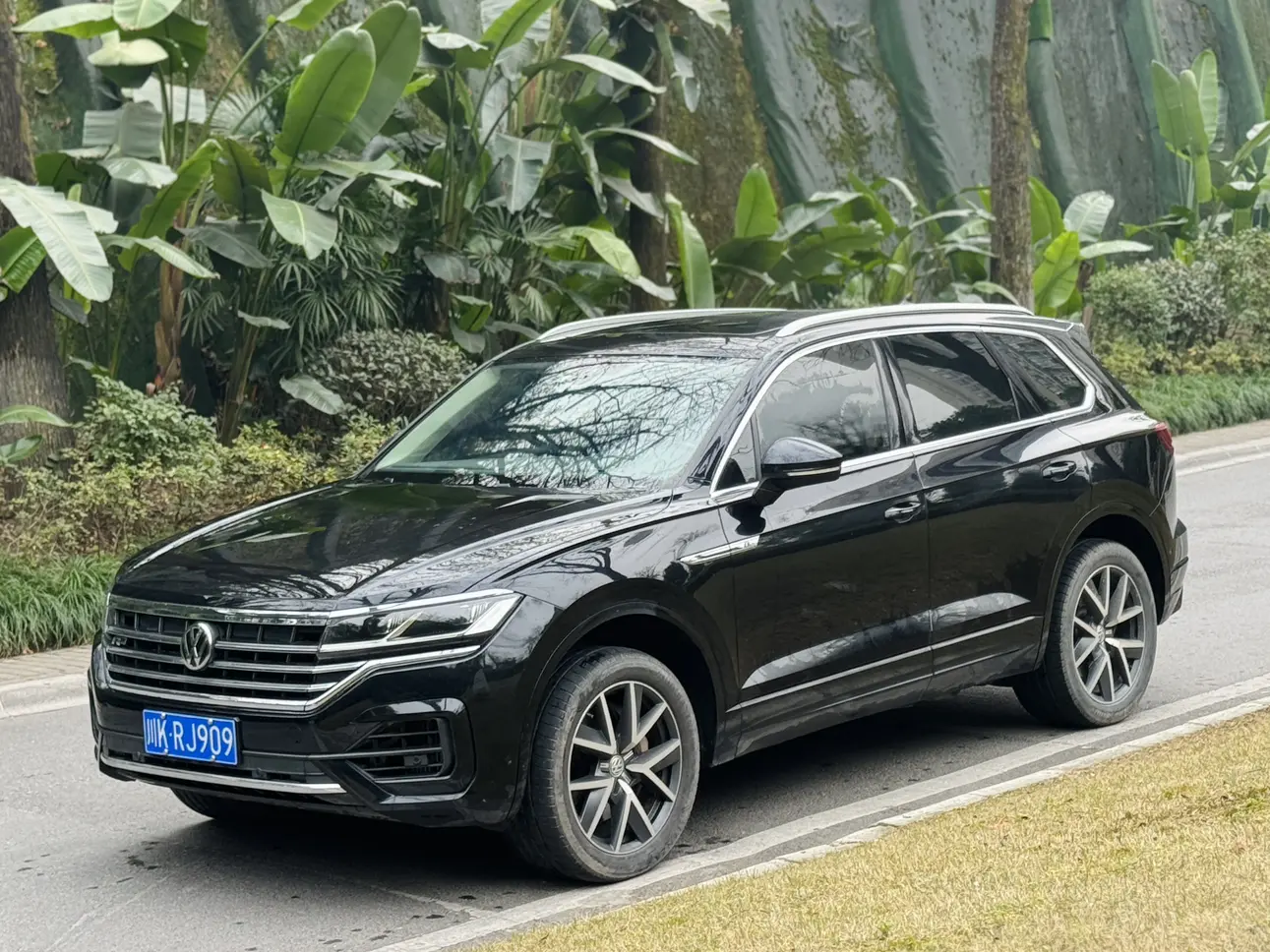 Volkswagen Touareg  из Китая