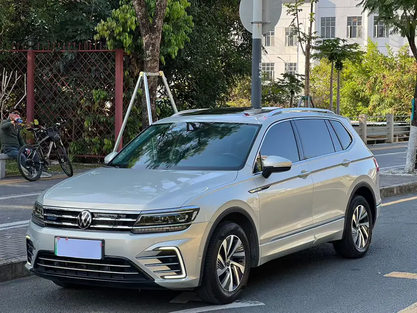 Volkswagen Tiguan L PHEV