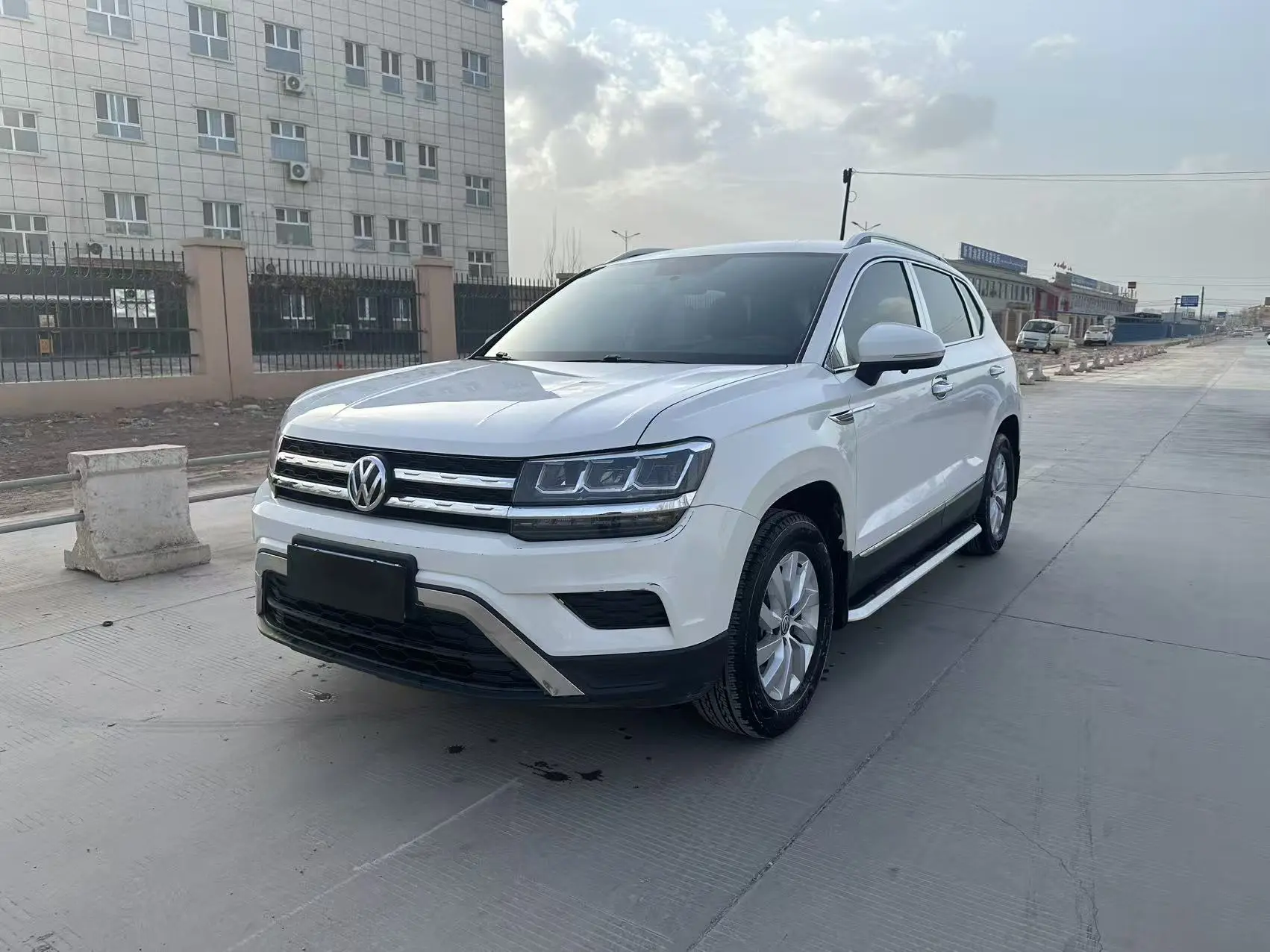 Volkswagen Tharu