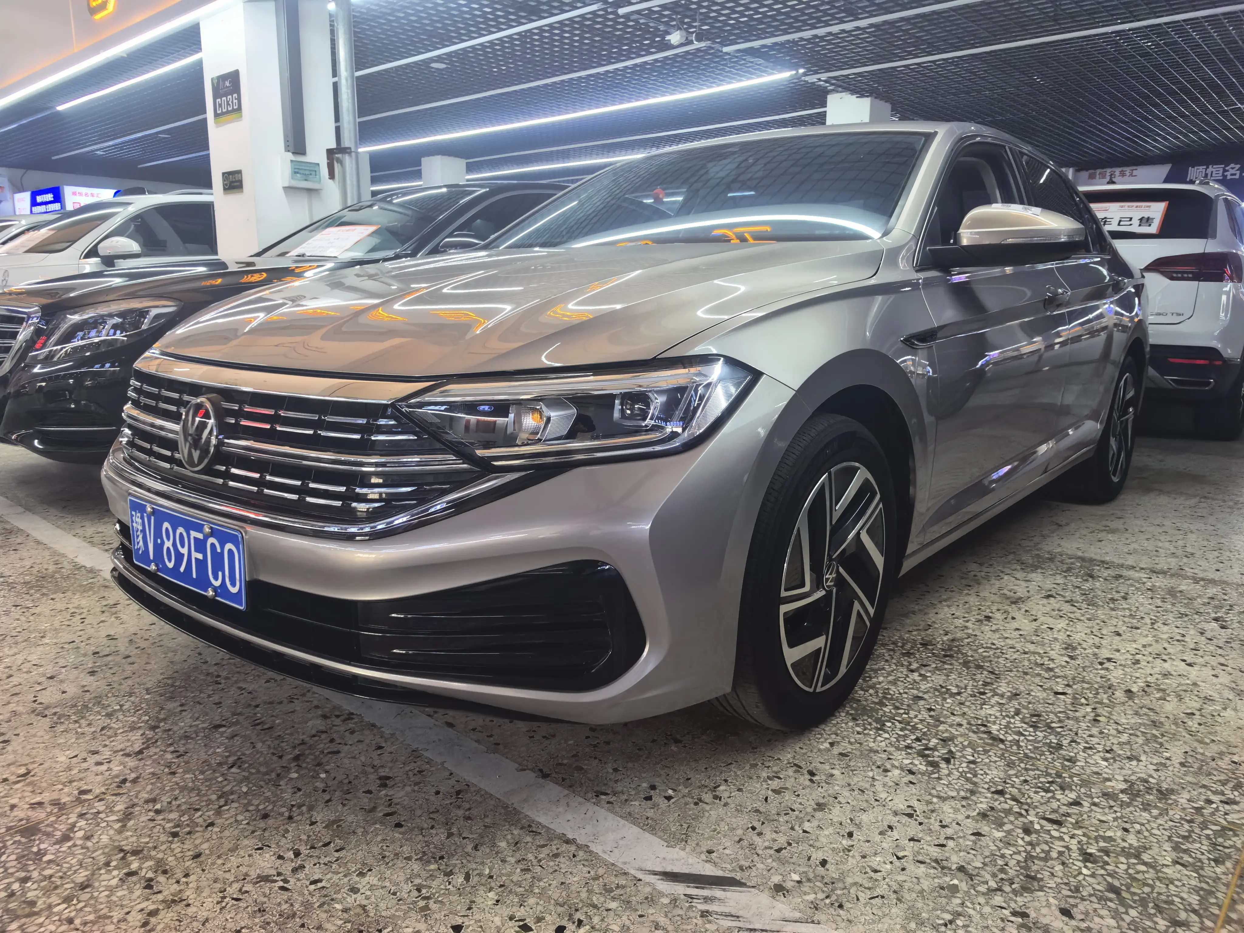Volkswagen Sagitar