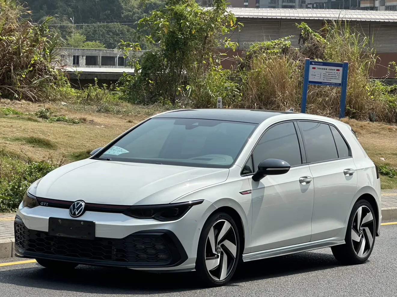Volkswagen Golf GTI
