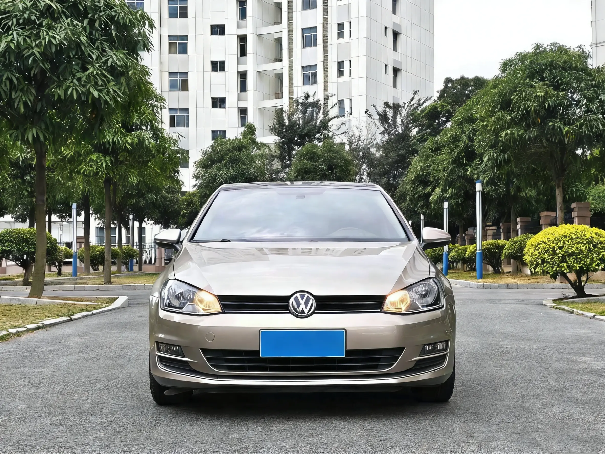 Volkswagen Golf  из Китая