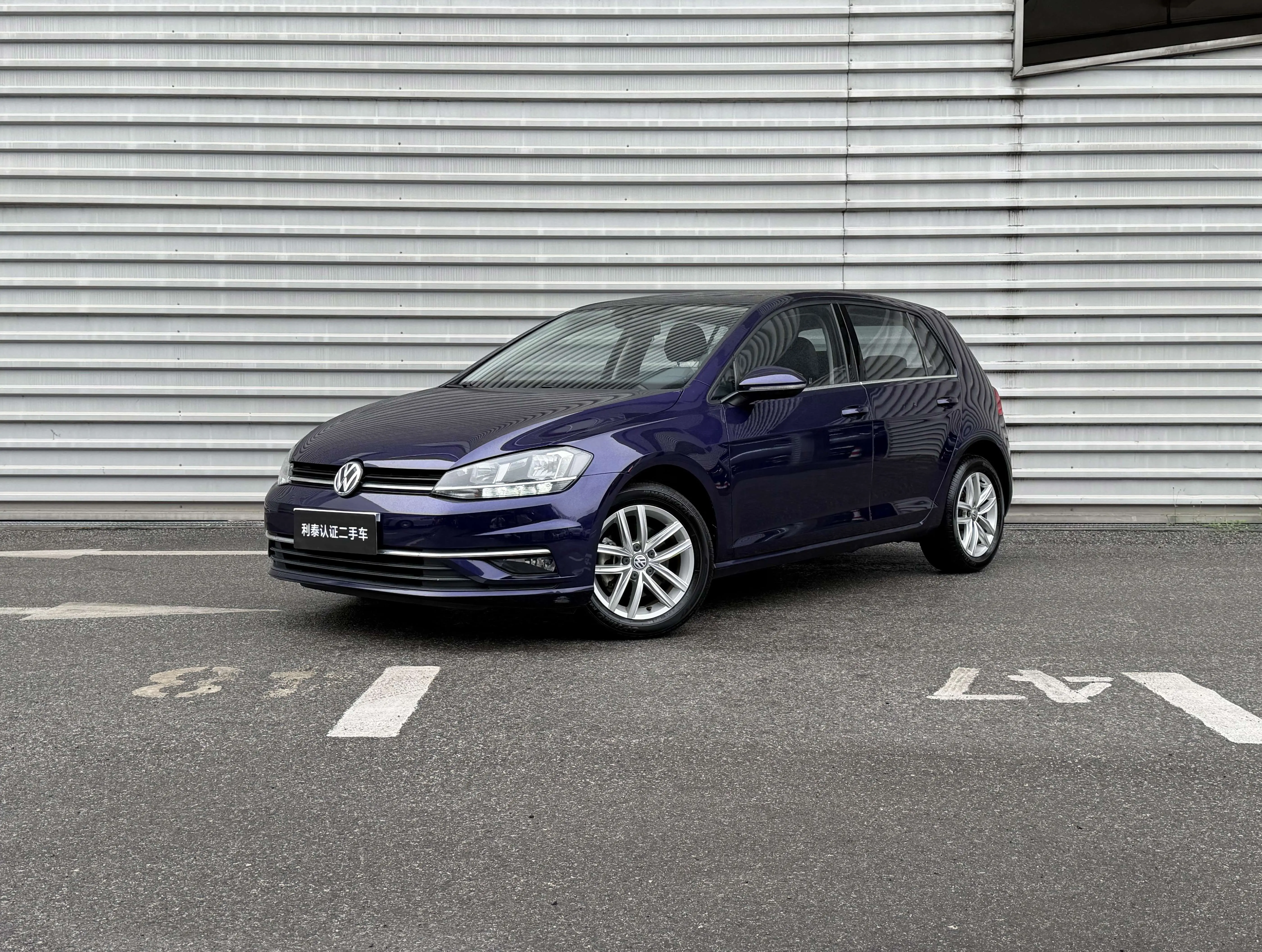 Volkswagen Golf  из Китая