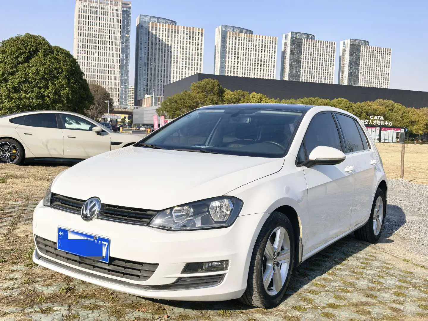 Volkswagen Golf  из Китая