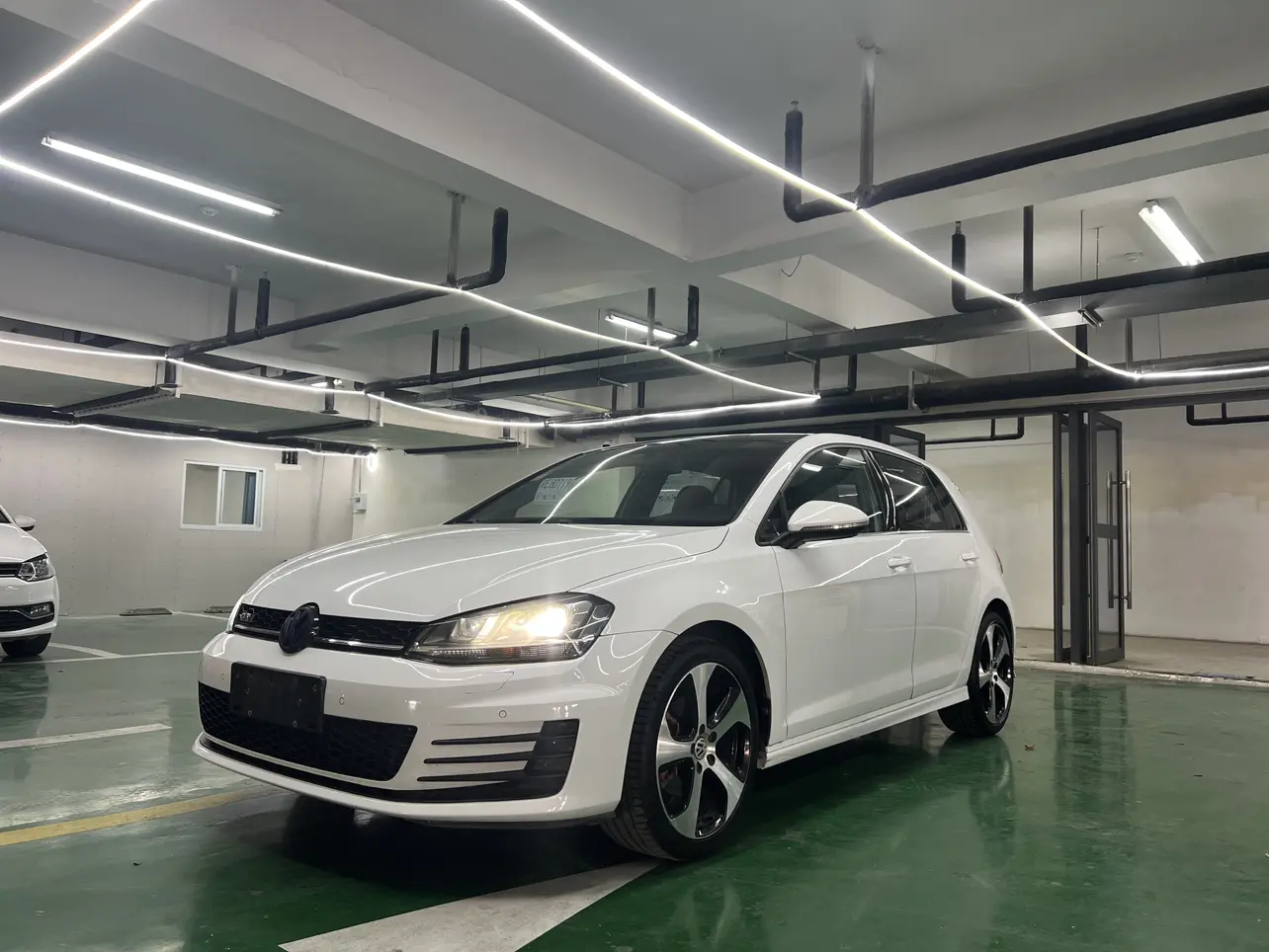 Volkswagen Golf  из Китая