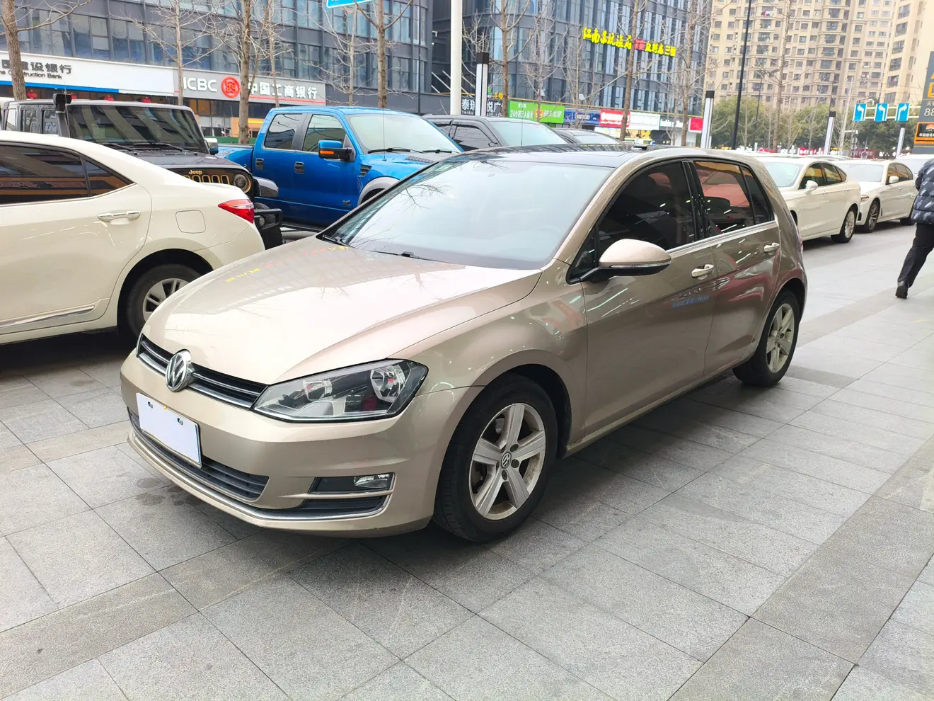 Volkswagen Golf  из Китая