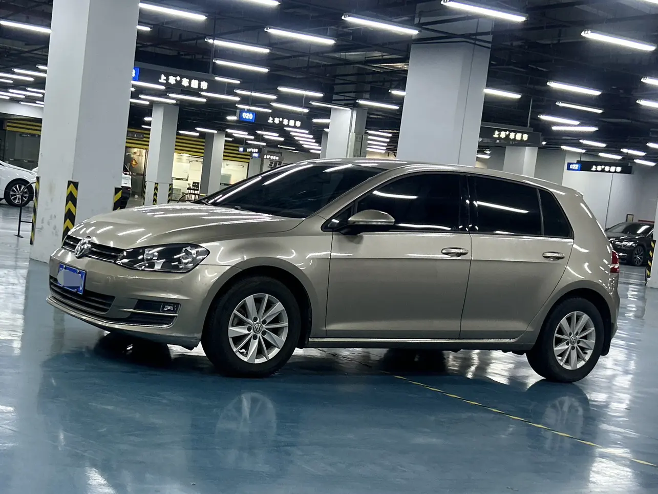 Volkswagen Golf  из Китая