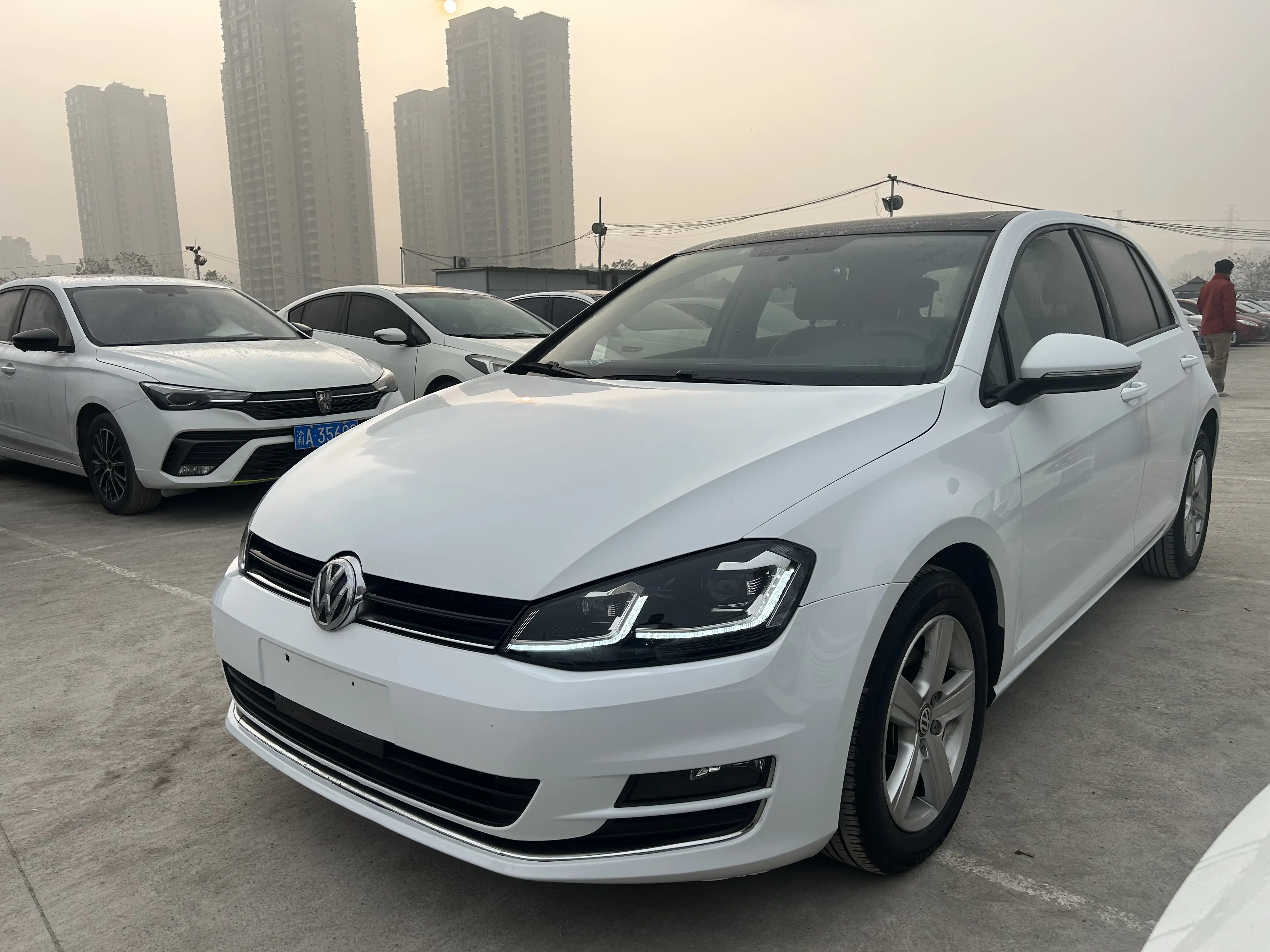 Volkswagen Golf  из Китая