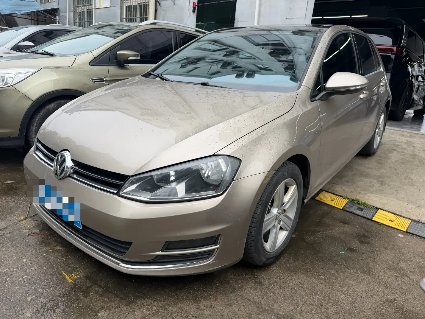 Volkswagen Golf  из Китая