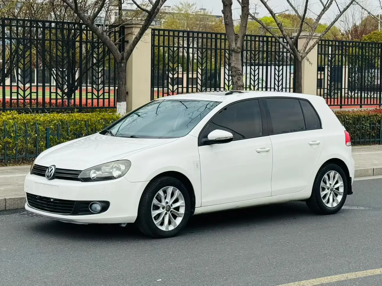 Volkswagen Golf  из Китая