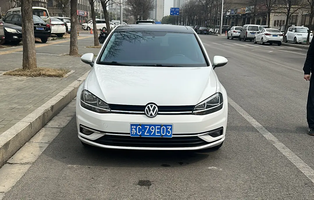 Volkswagen Golf  из Китая