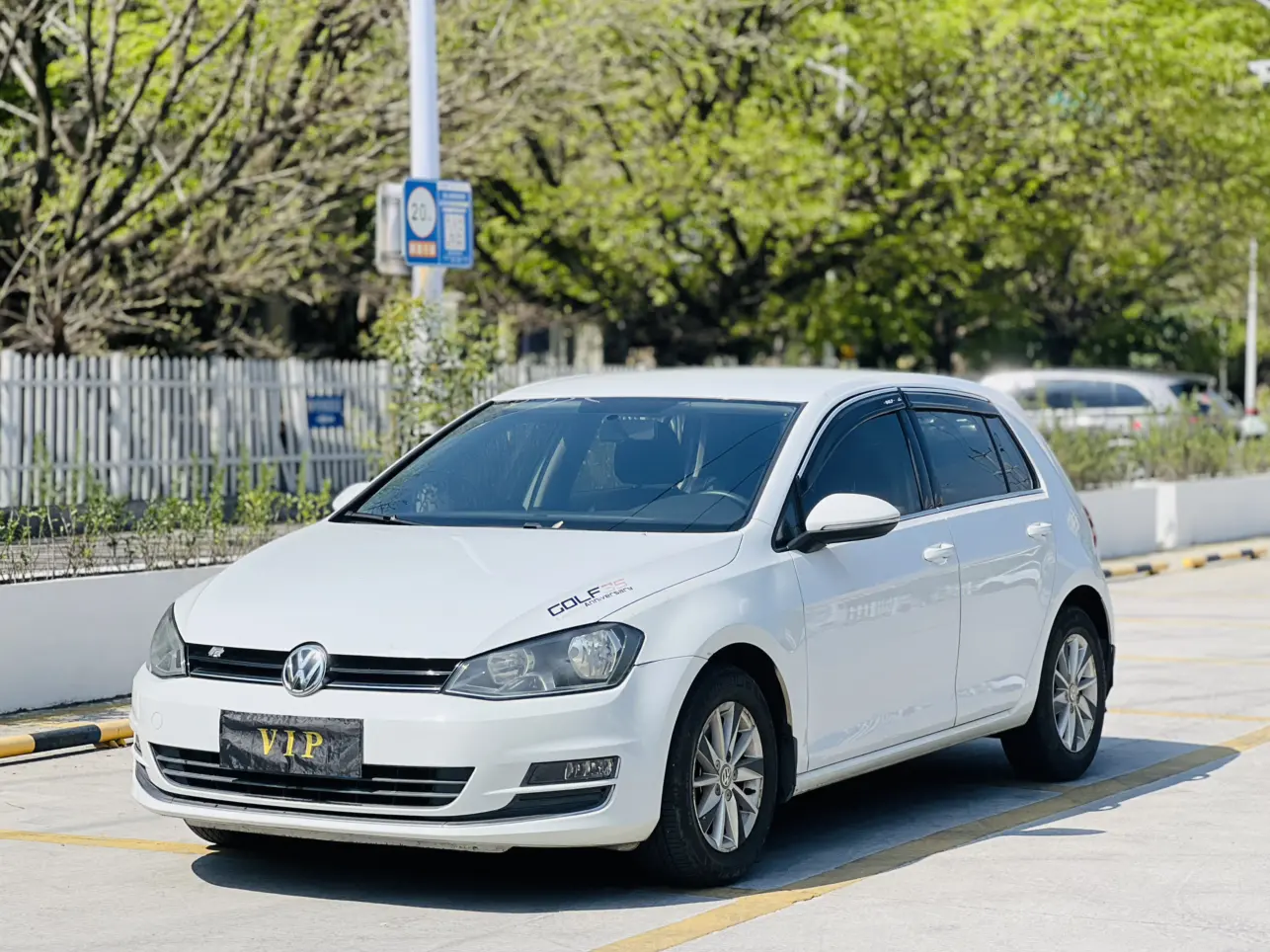 Volkswagen Golf  из Китая