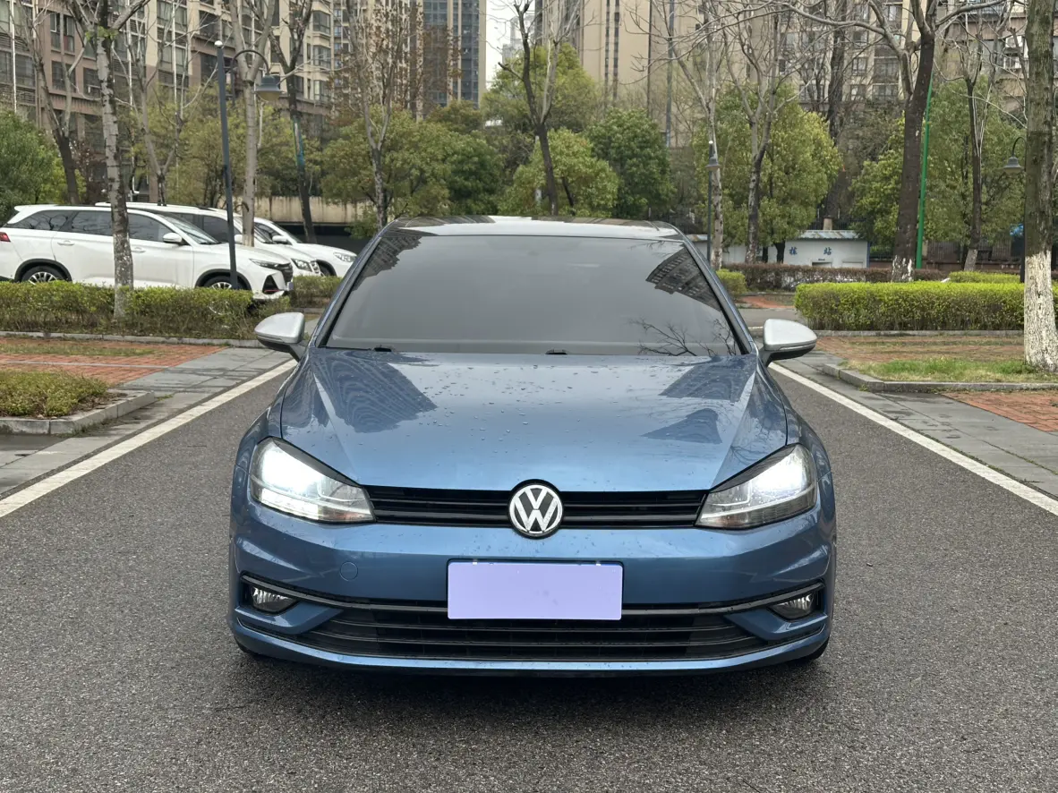 Volkswagen Golf  из Китая