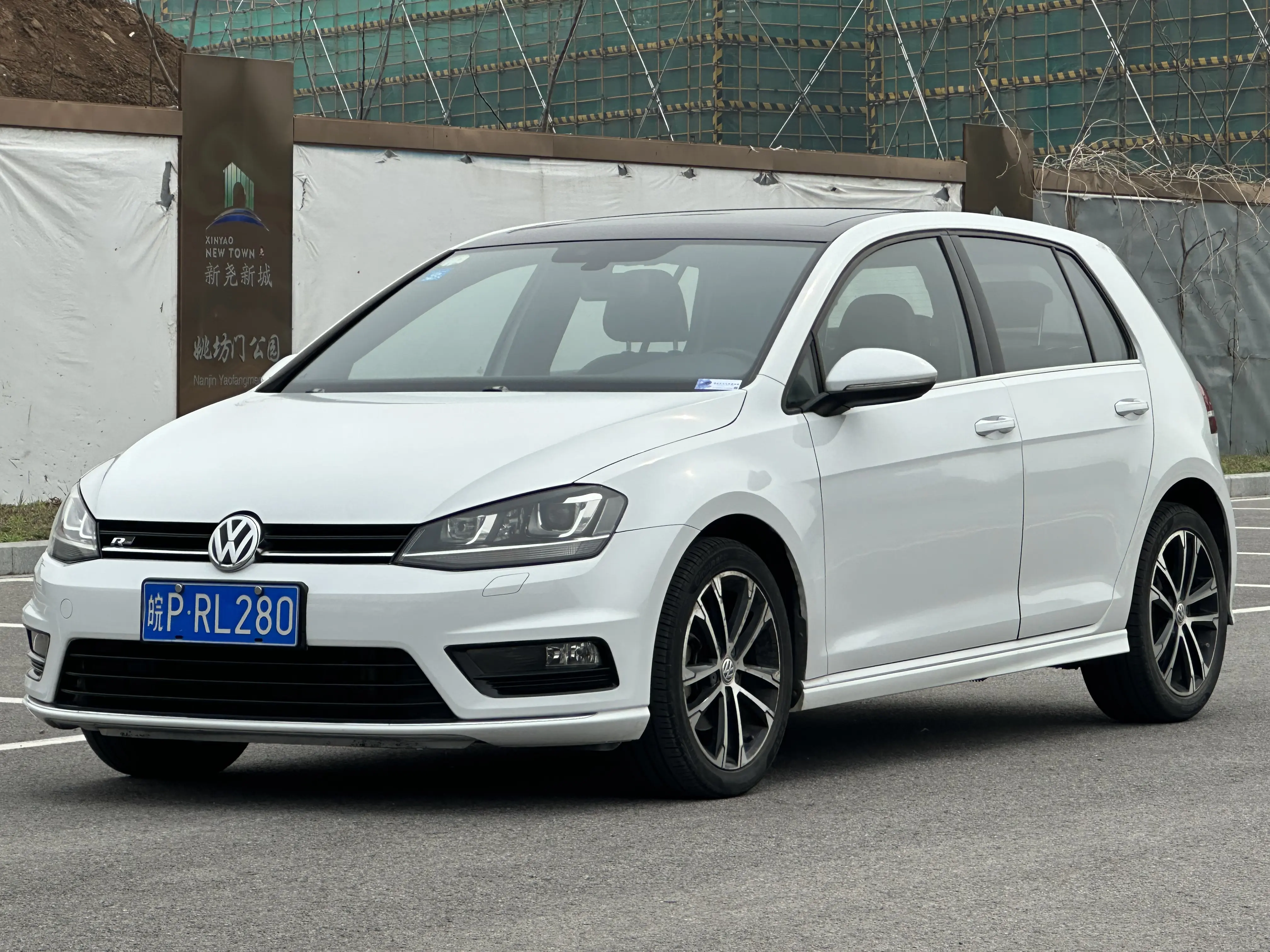 Volkswagen Golf  из Китая