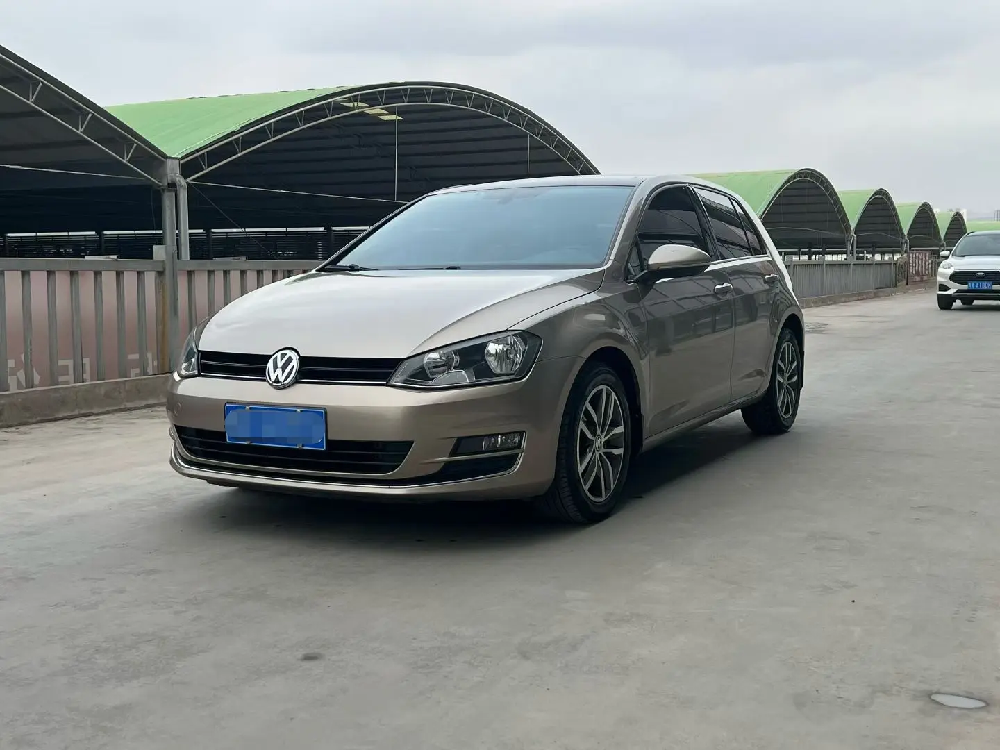 Volkswagen Golf  из Китая