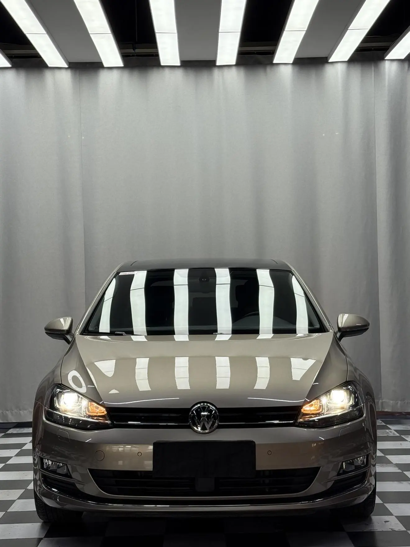 Volkswagen Golf  из Китая