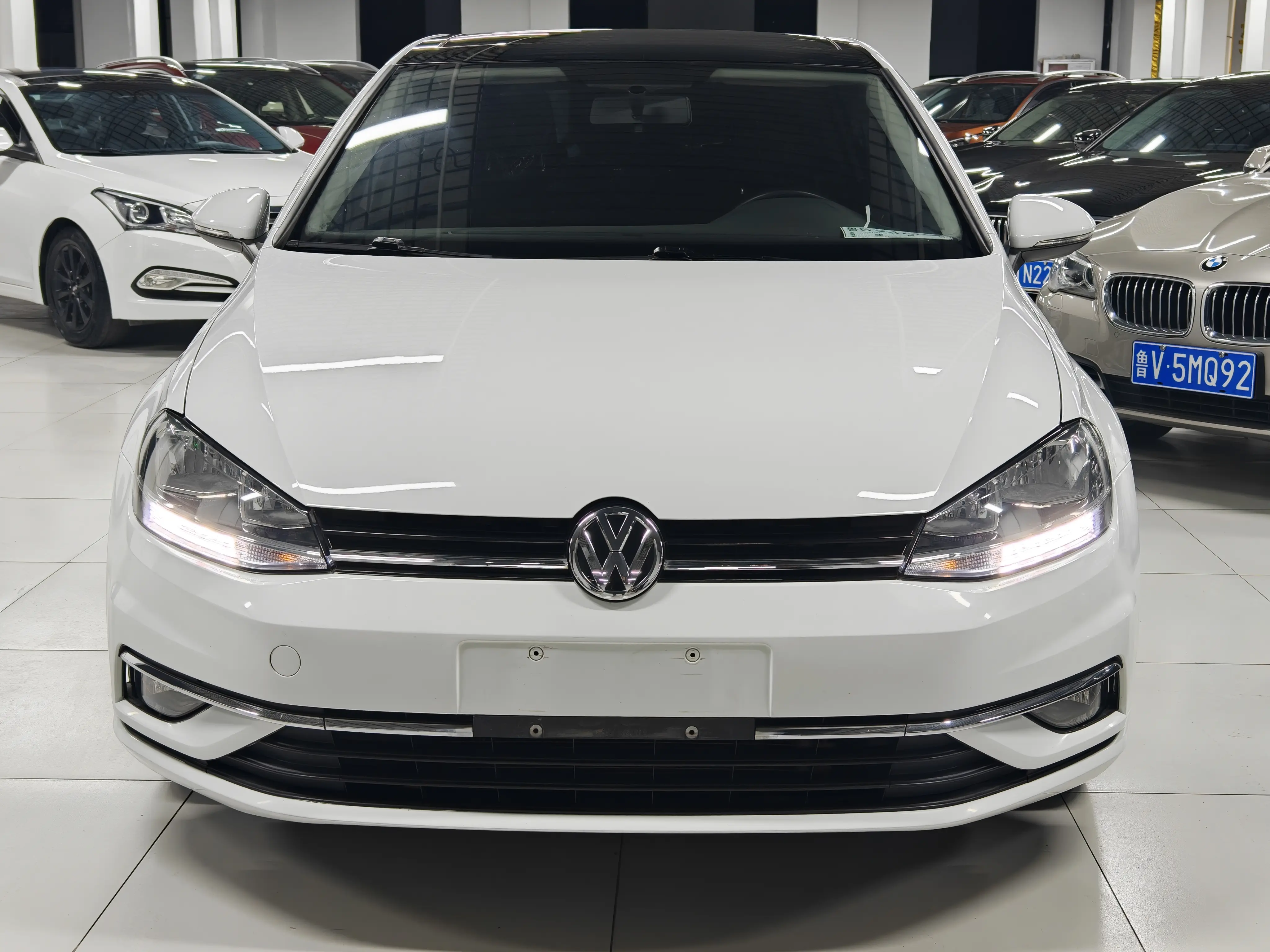 Volkswagen Golf  из Китая