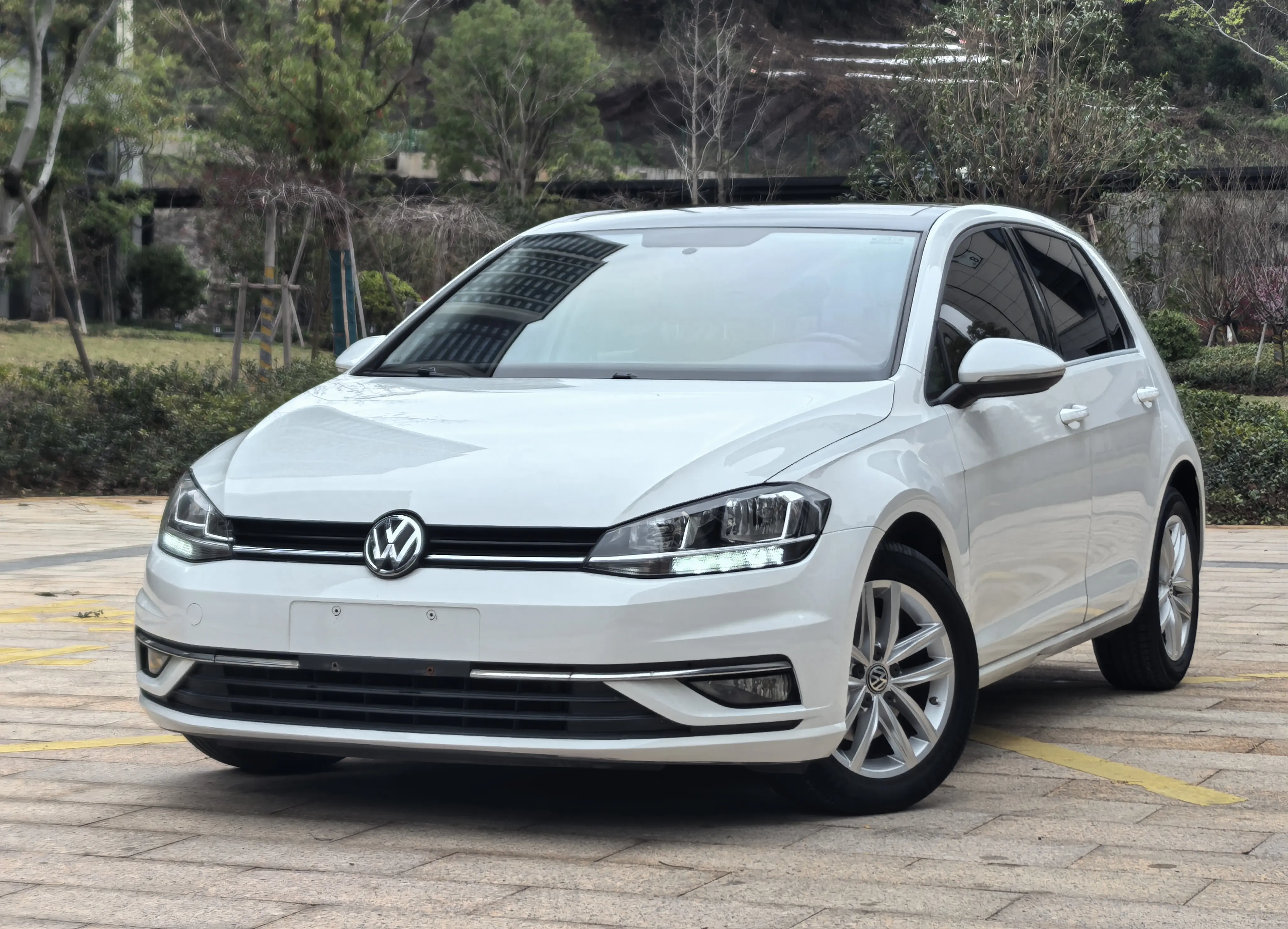 Volkswagen Golf  из Китая