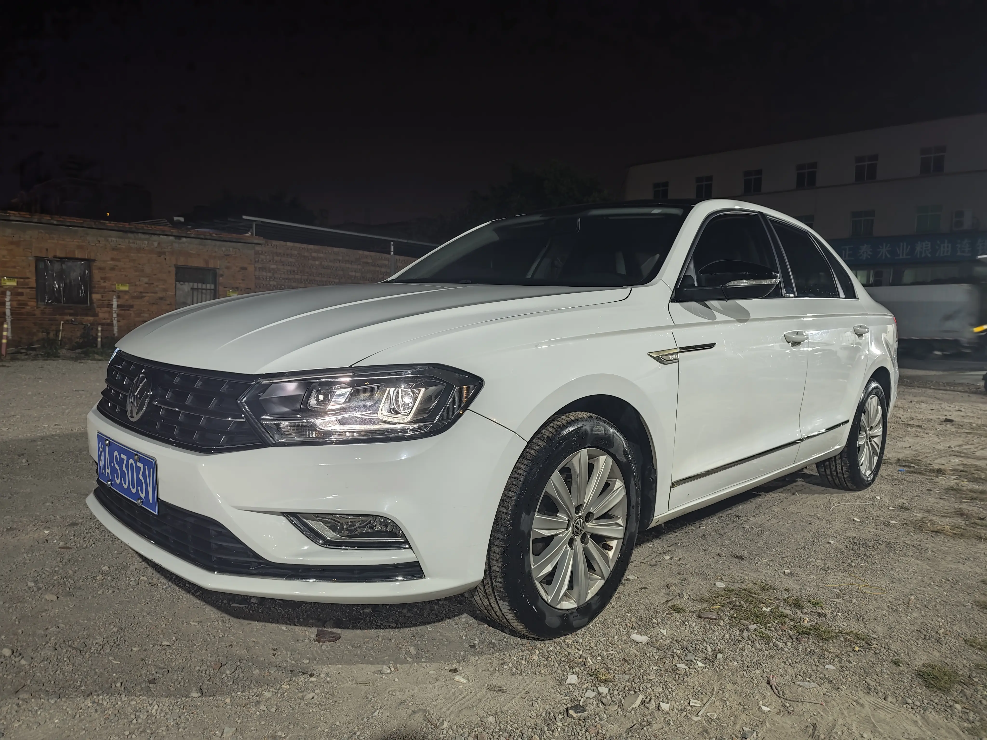 Volkswagen Bora  из Китая