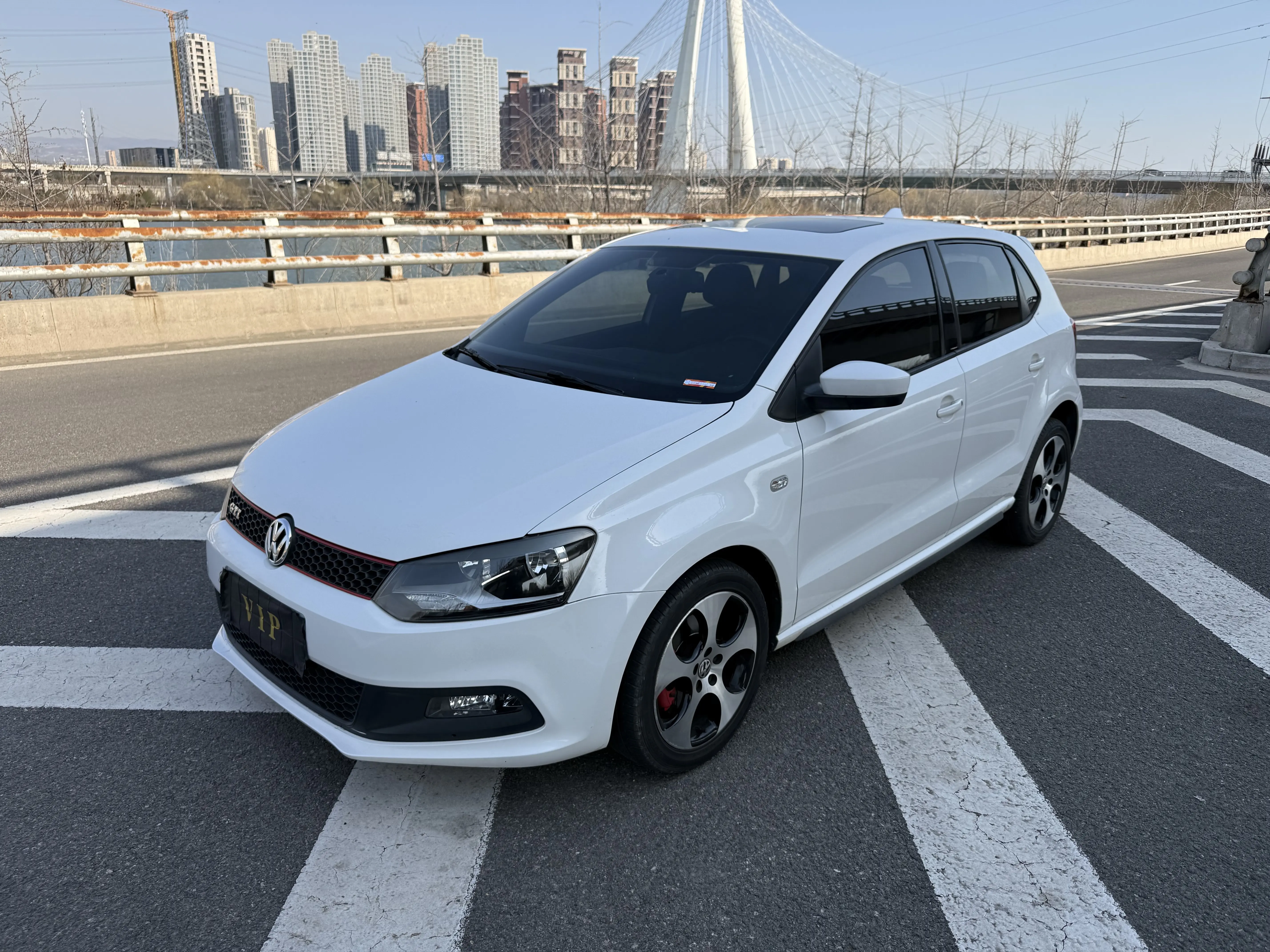 Volkswagen Polo  из Китая