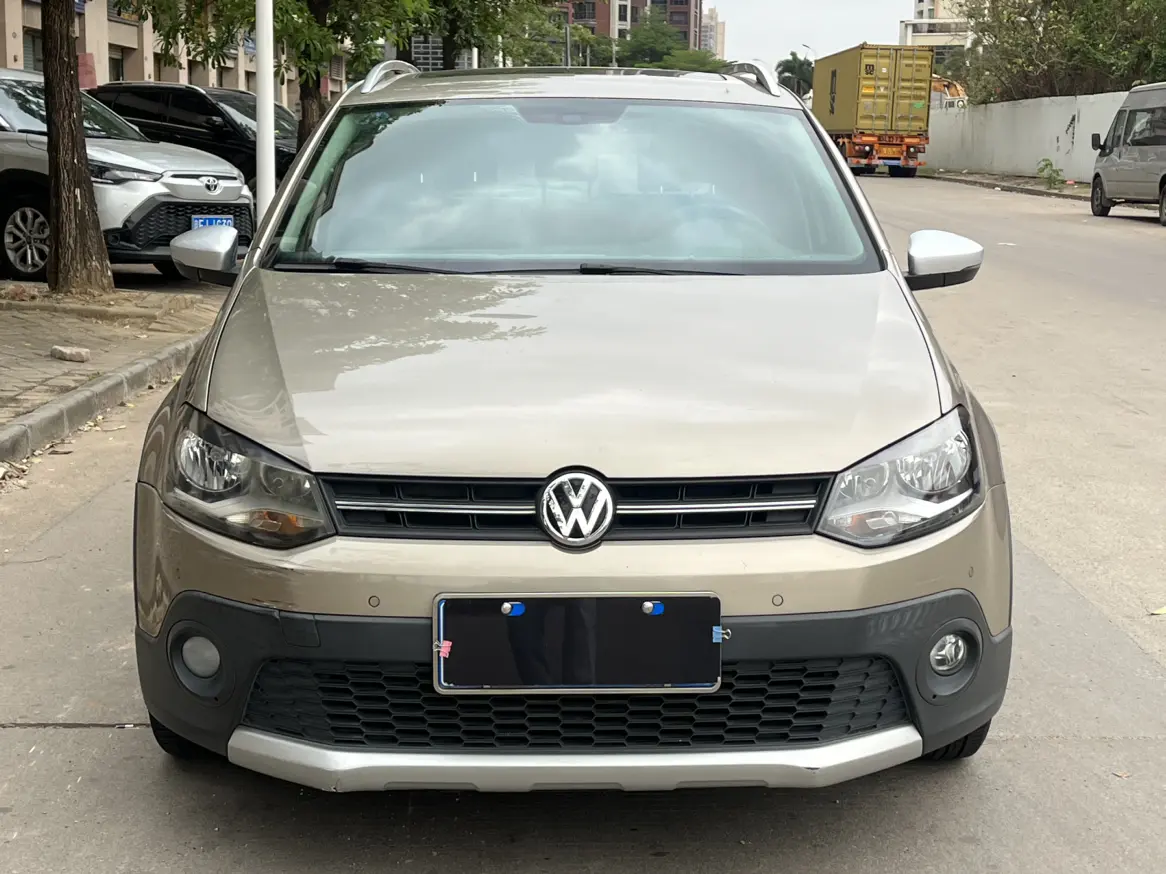 Volkswagen Polo  из Китая