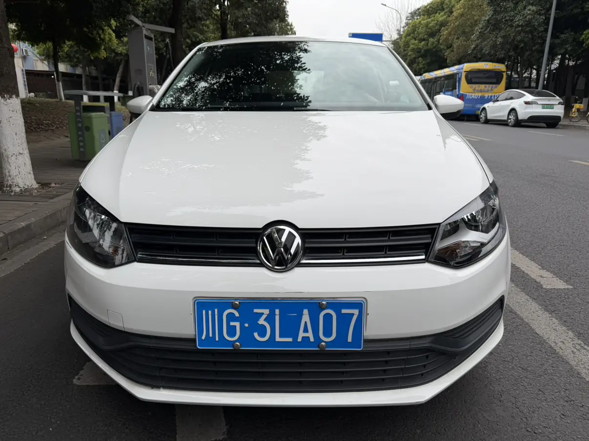 Volkswagen Polo  из Китая