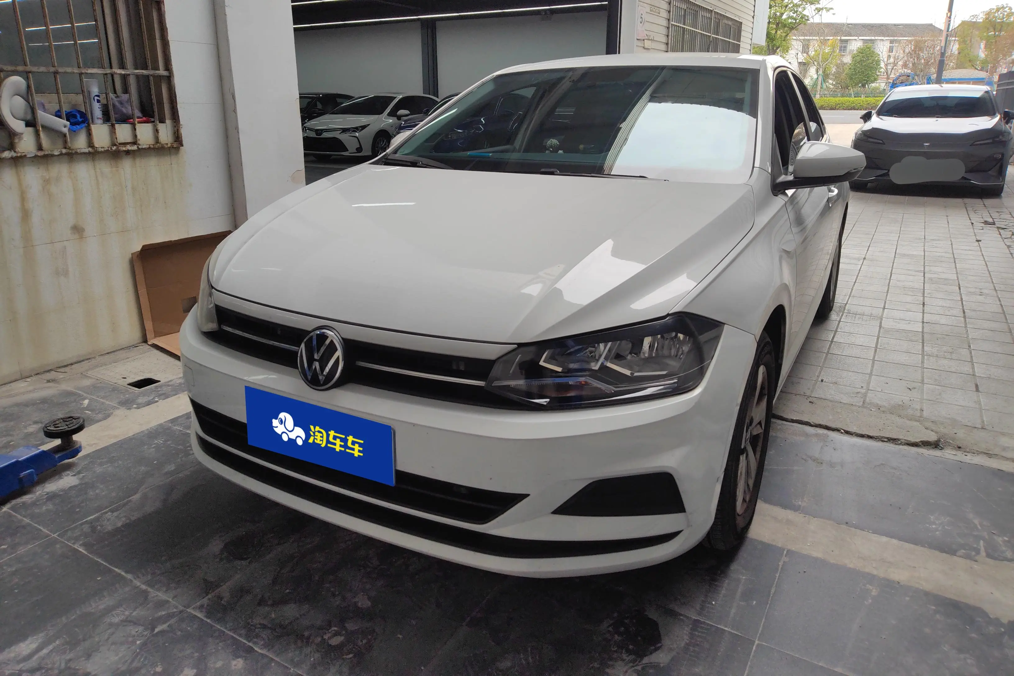 Volkswagen Polo  из Китая