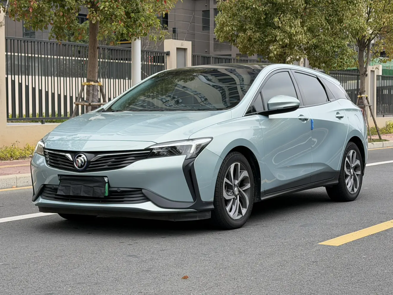 Buick Weilan 6 PHEV  из Китая