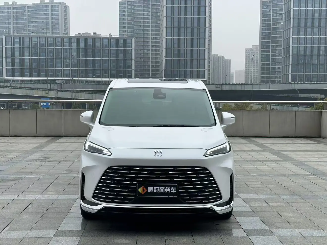 Buick GL8 PHEV  из Китая