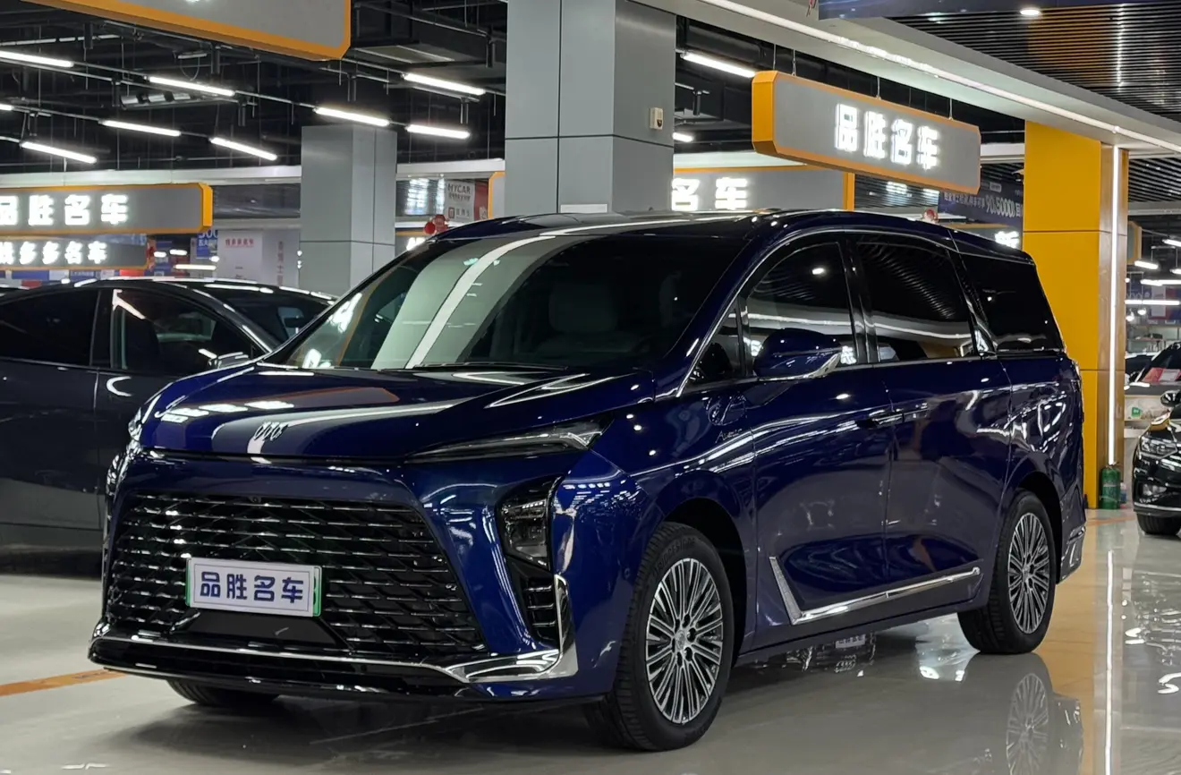 Buick GL8 PHEV  из Китая