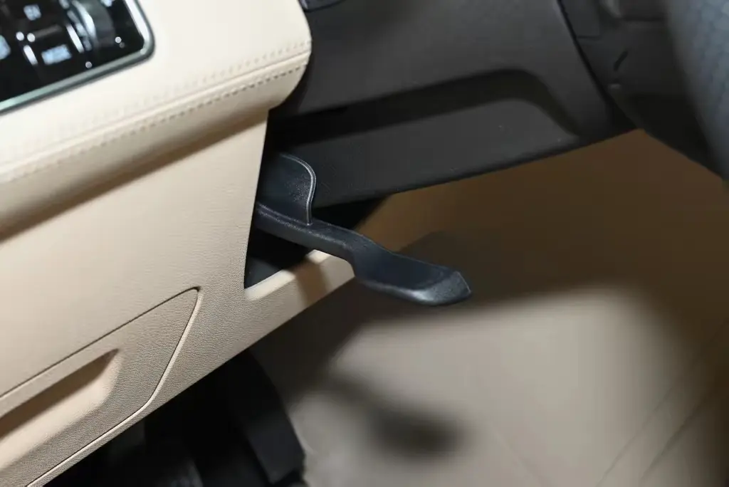 Buick GL8 PHEV  из Китая