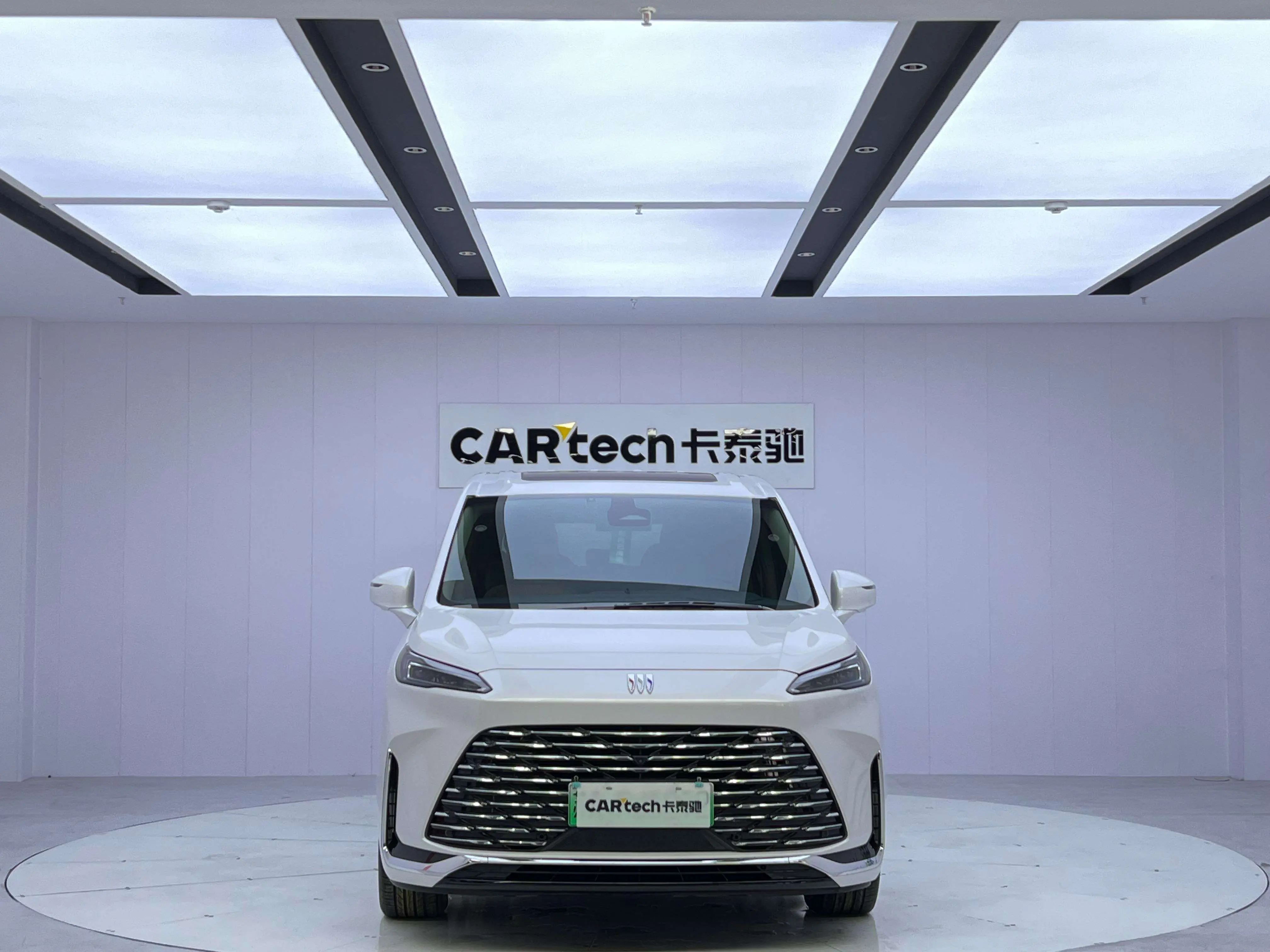 Buick GL8 PHEV  из Китая