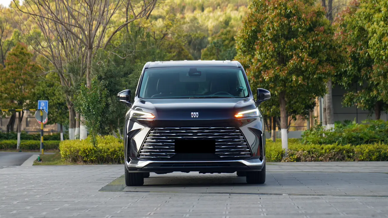 Buick GL8 PHEV  из Китая