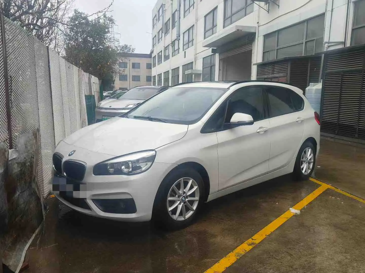 BMW 2 Series Active Tourer  из Китая