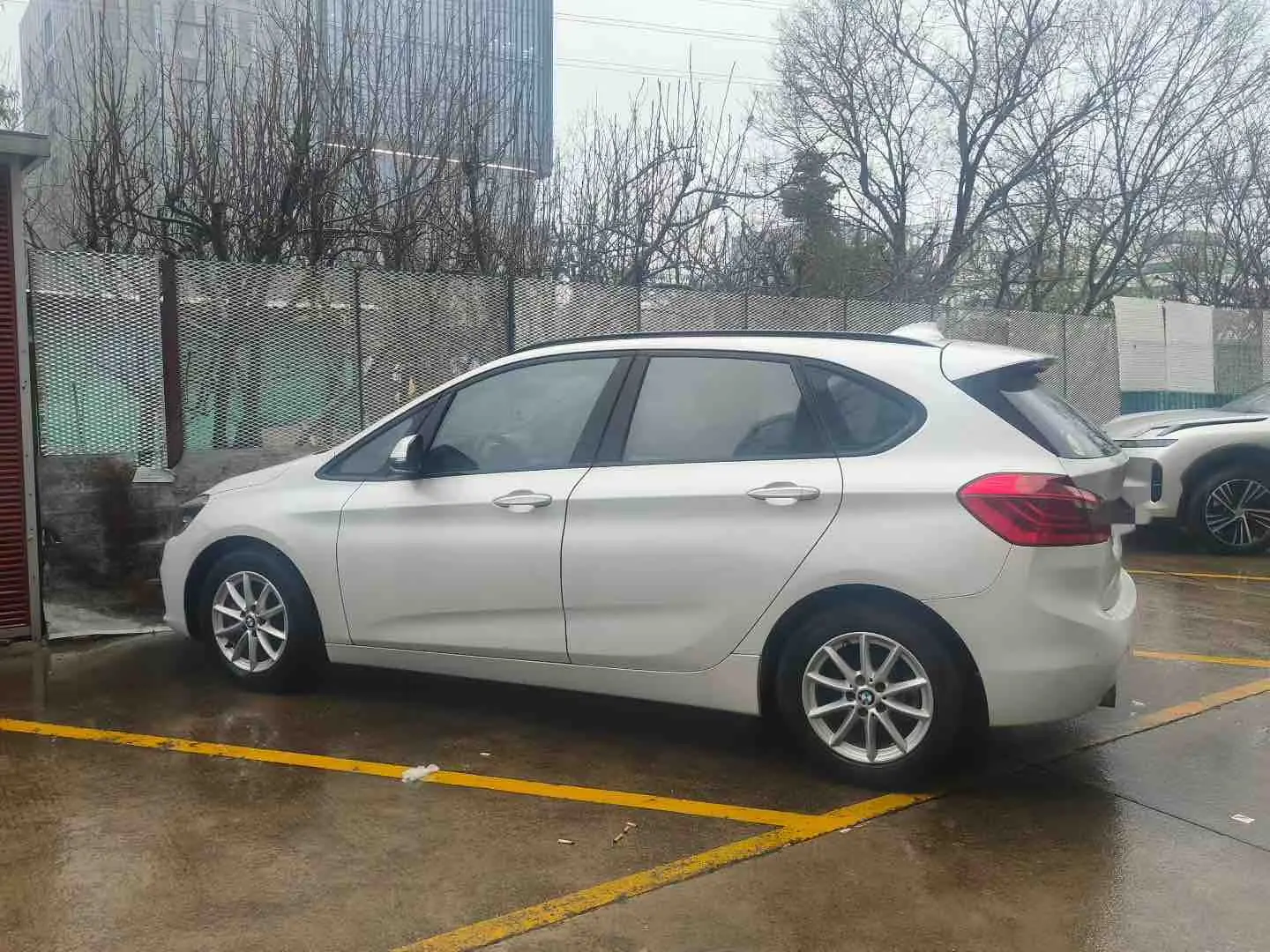 BMW 2 Series Active Tourer  из Китая