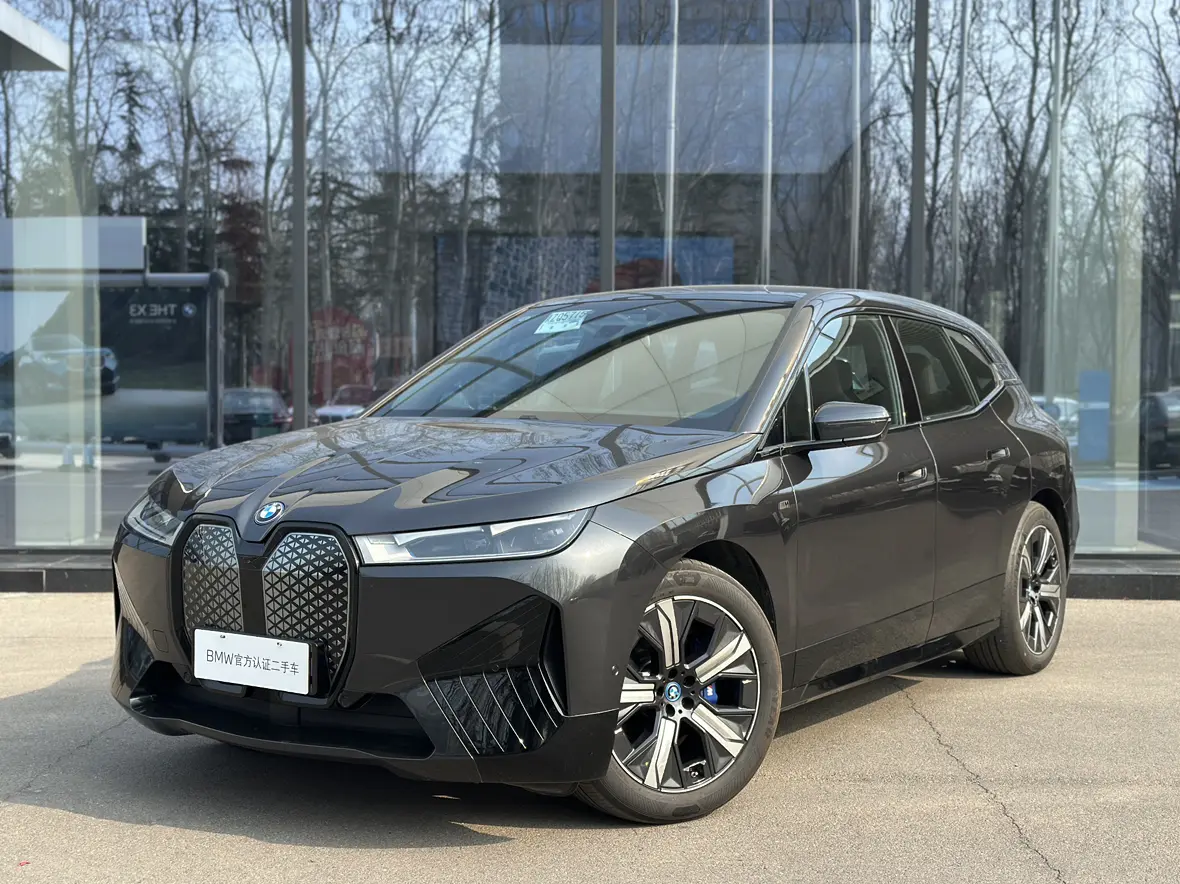BMW iX