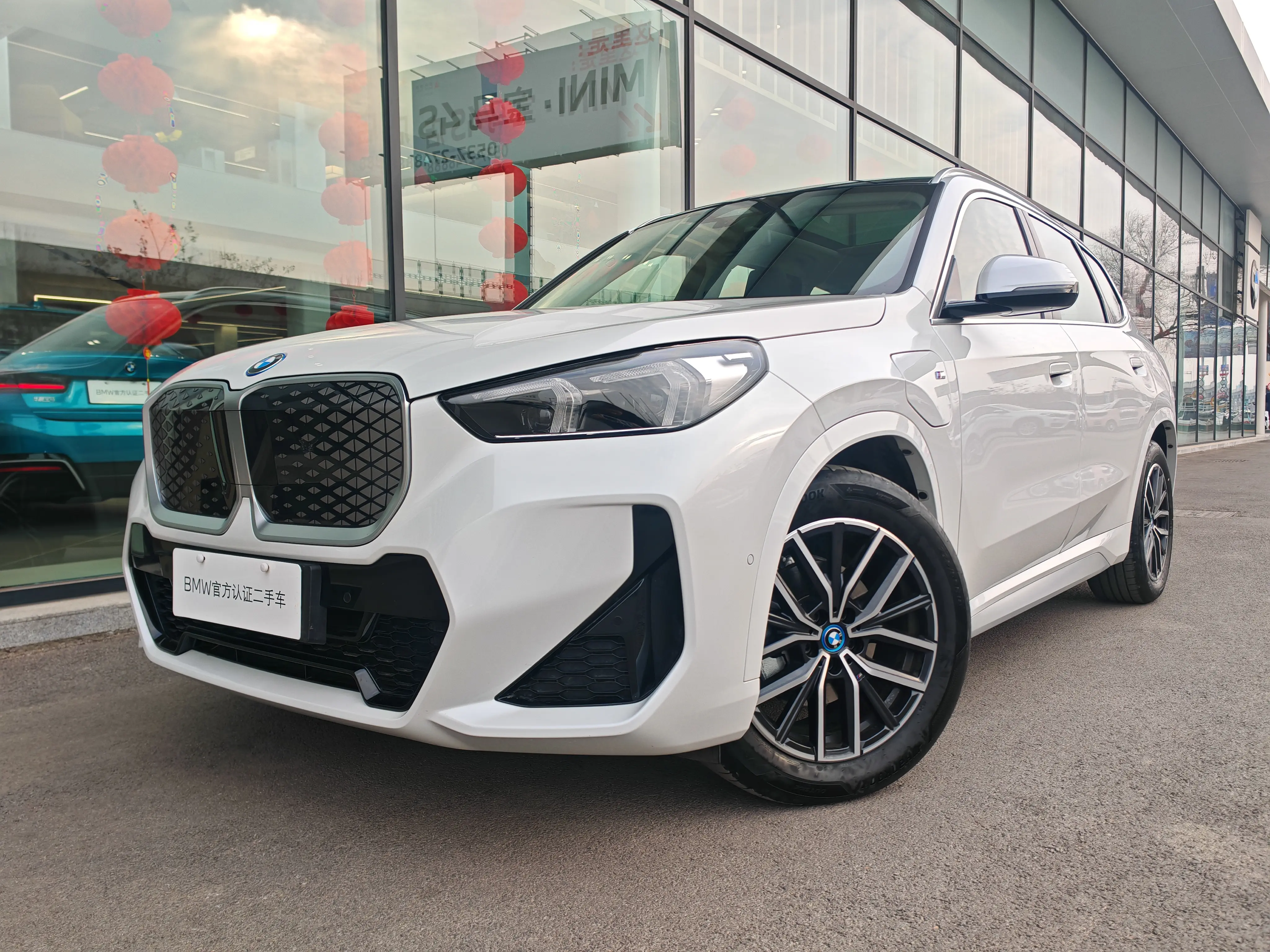 BMW iX1