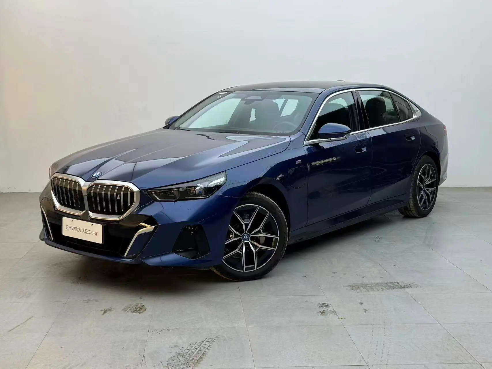 BMW i5