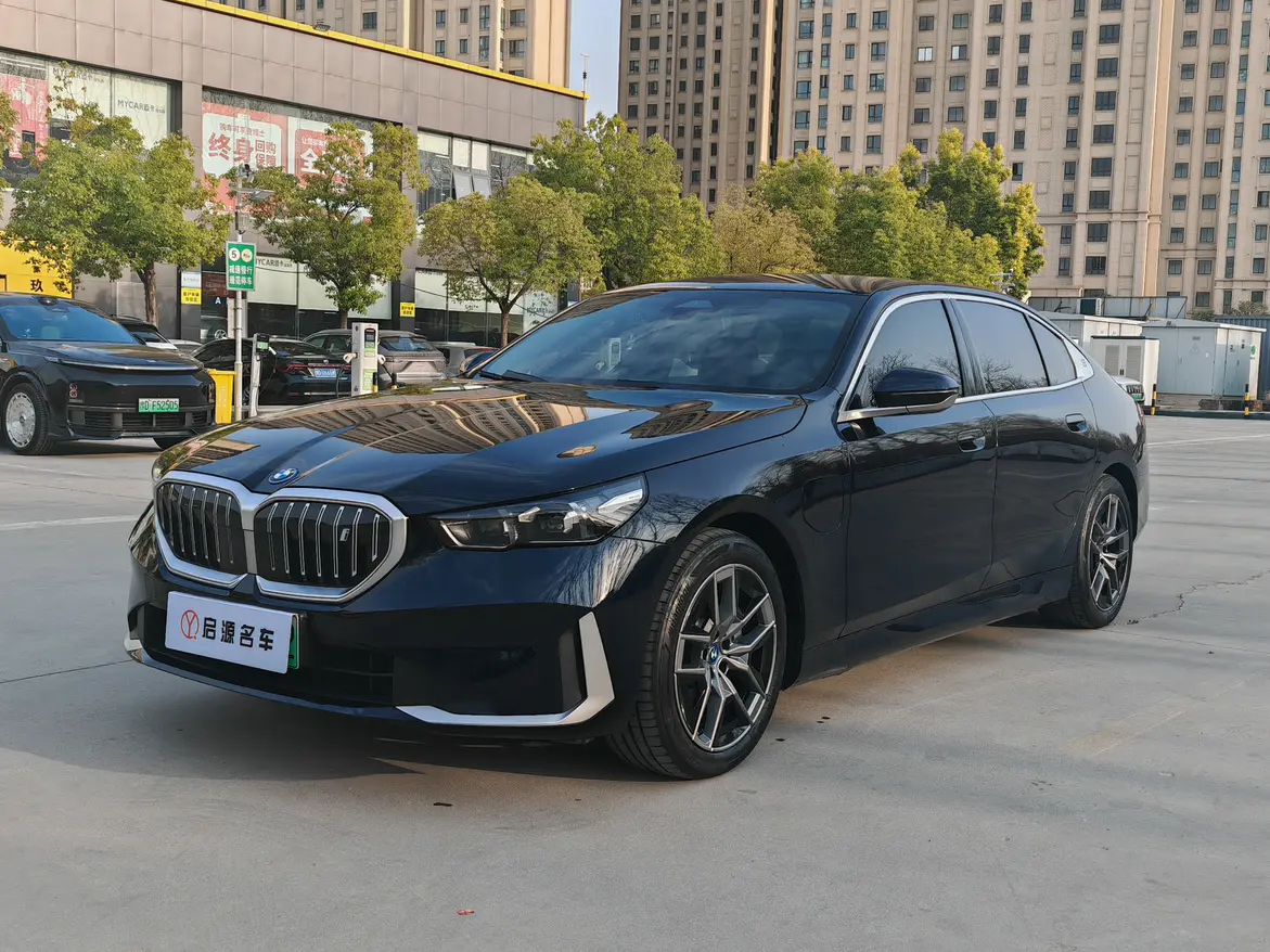 BMW i5  из Китая
