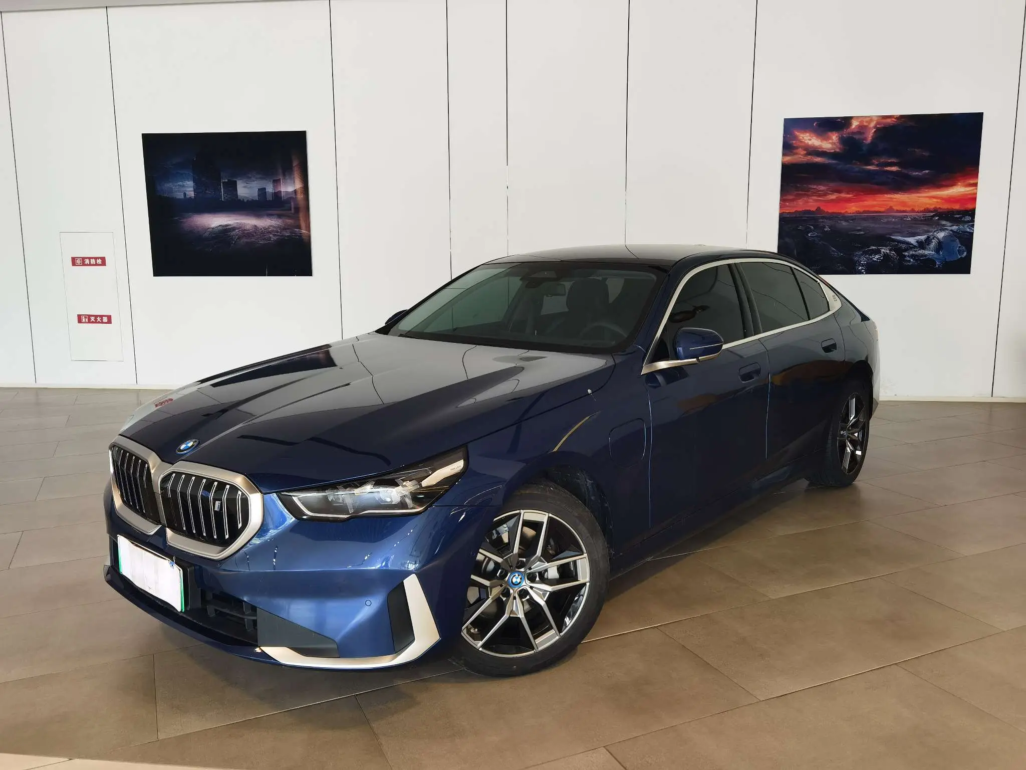 BMW i5  из Китая