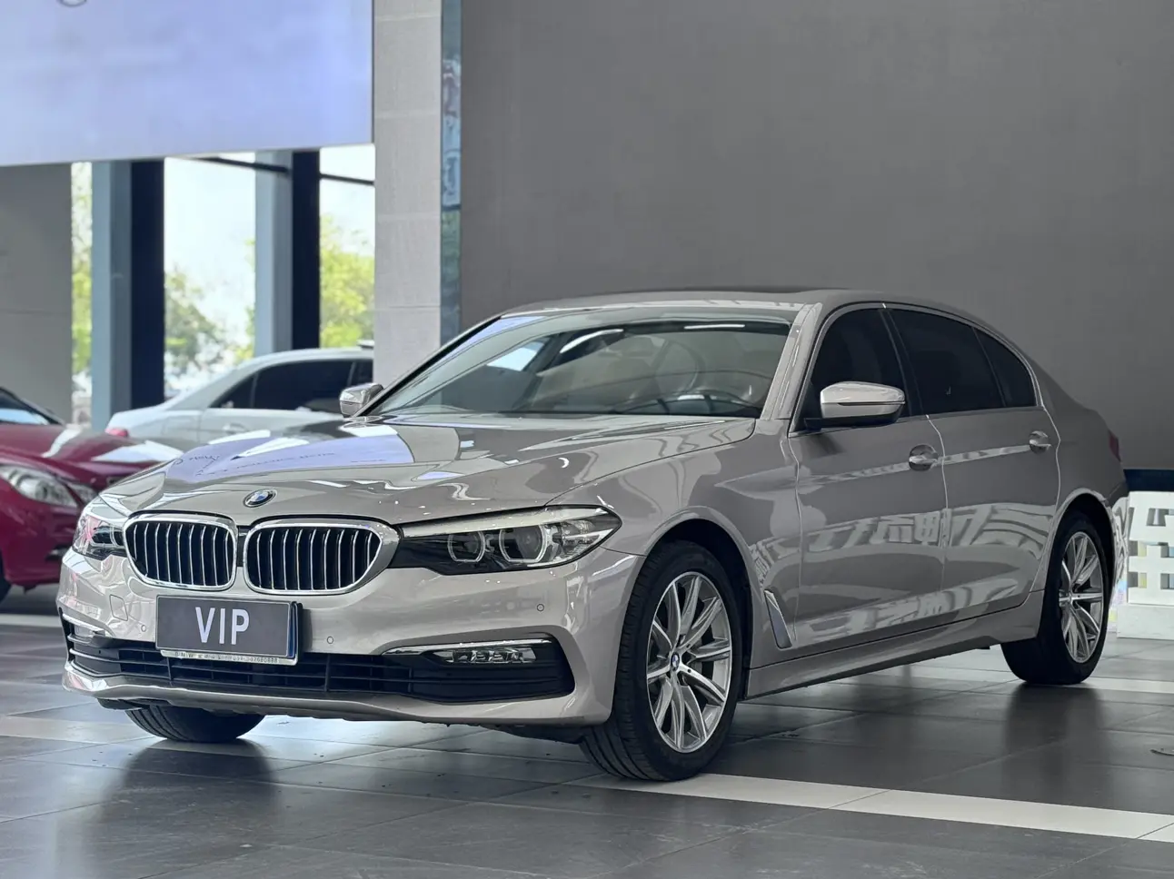 BMW 5 Series  из Китая