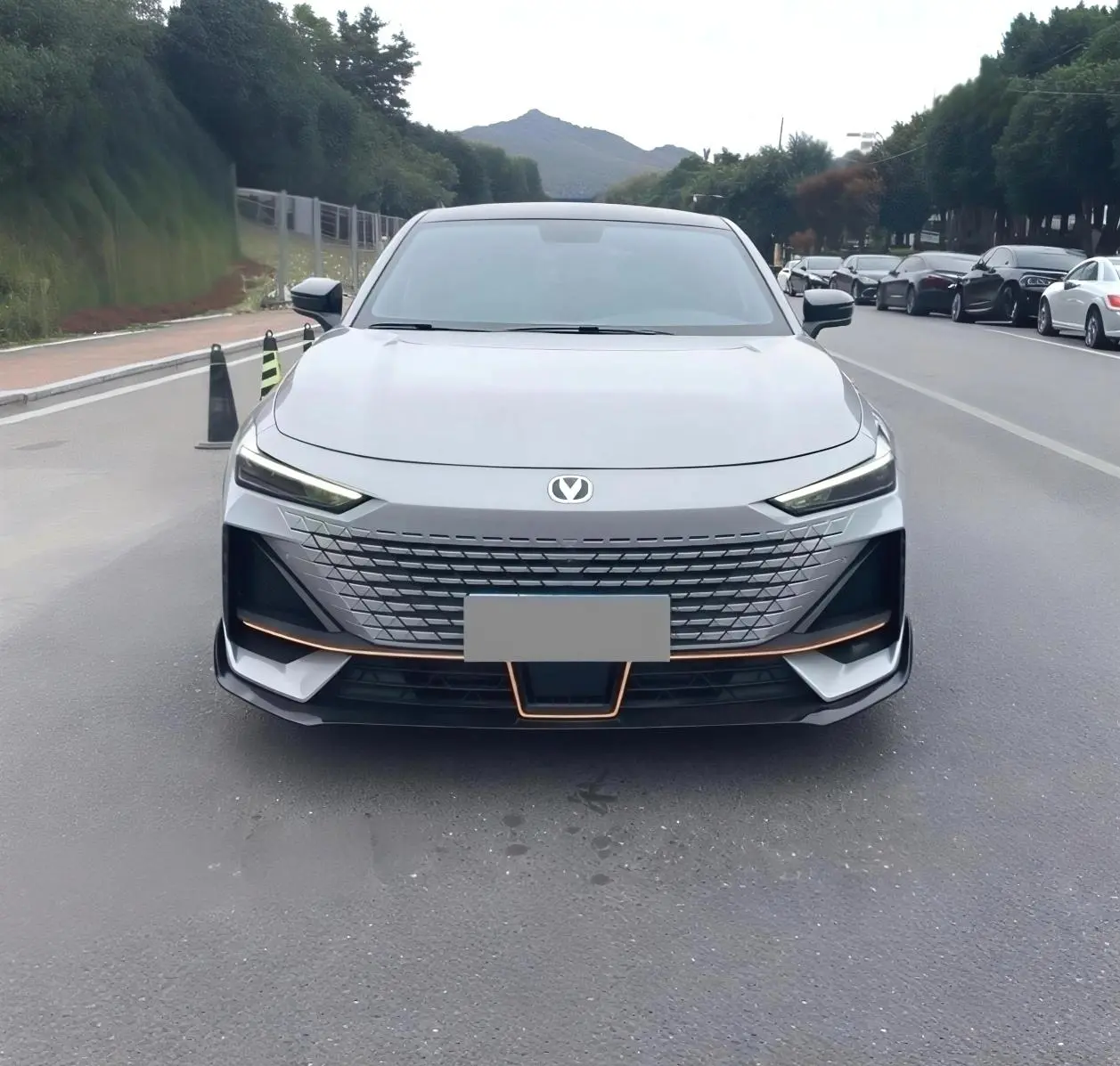 Changan UNI-V  из Китая