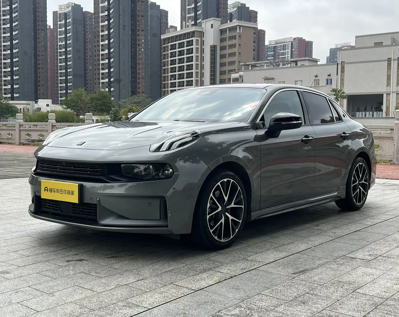 Lynk & Co 03