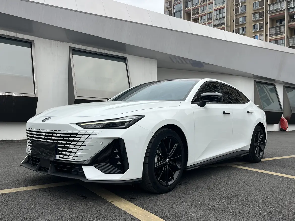 Changan UNI-V  из Китая