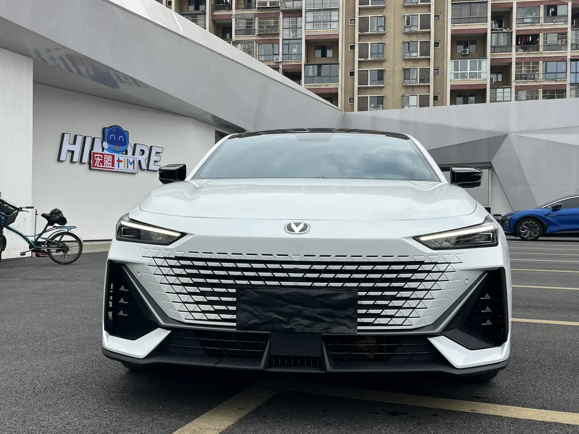 Changan UNI-V  из Китая