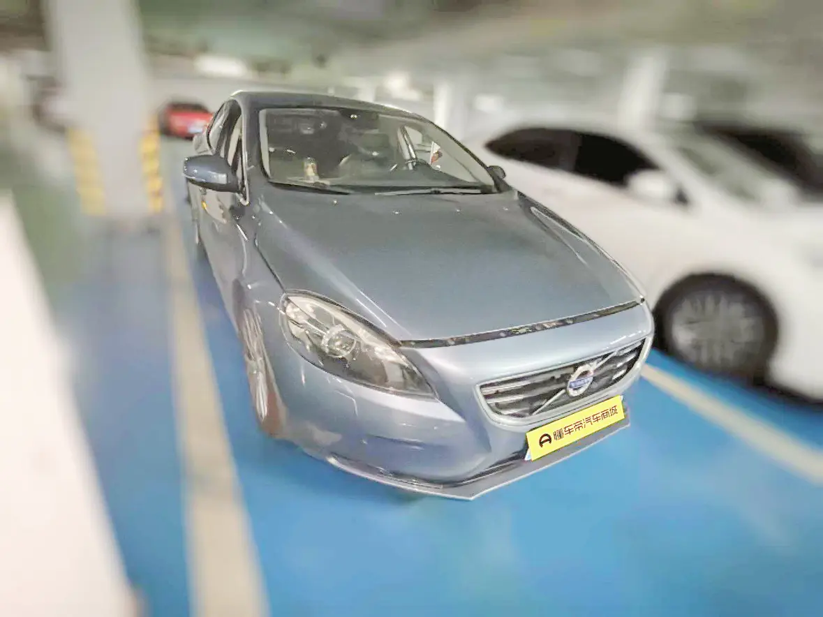 Volvo V40  из Китая