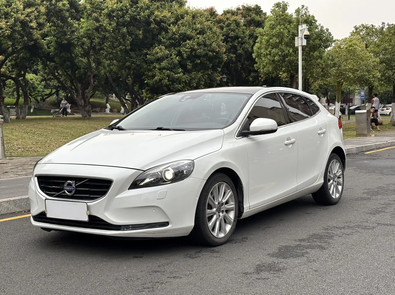 Volvo V40  из Китая