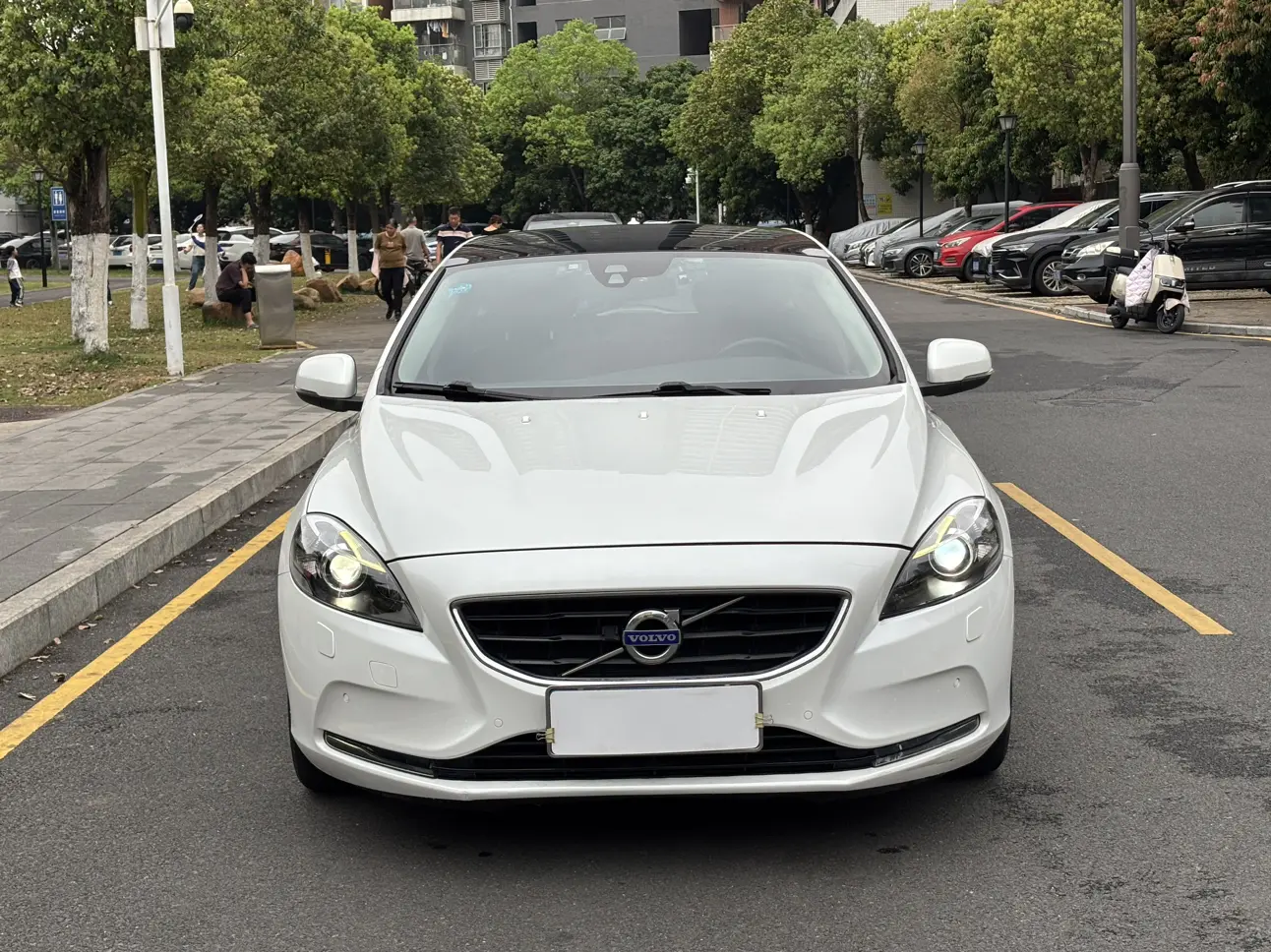 Volvo V40  из Китая